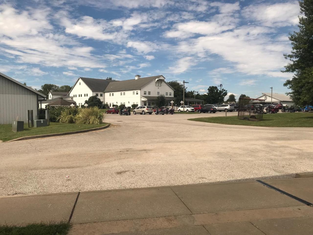 Gasthof Amish Village Inn Montgomery Экстерьер фото